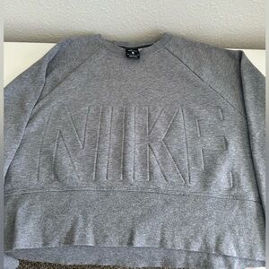 Nike Cropped Gray Sweatshirt (M)